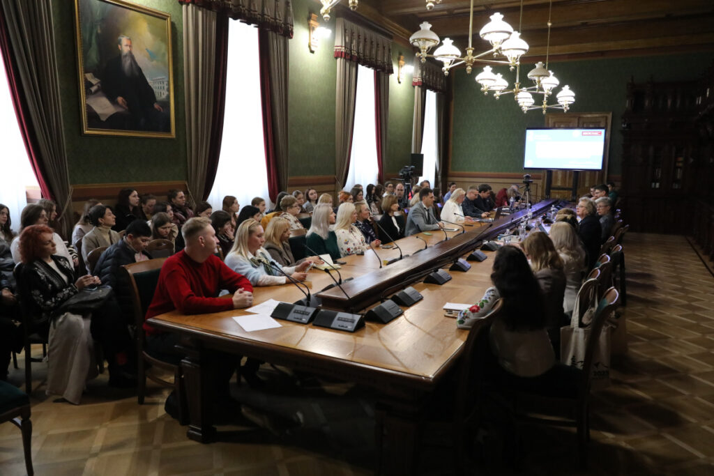 МІОК провів Діалогову платформу «Українська мова: нові контексти буття»