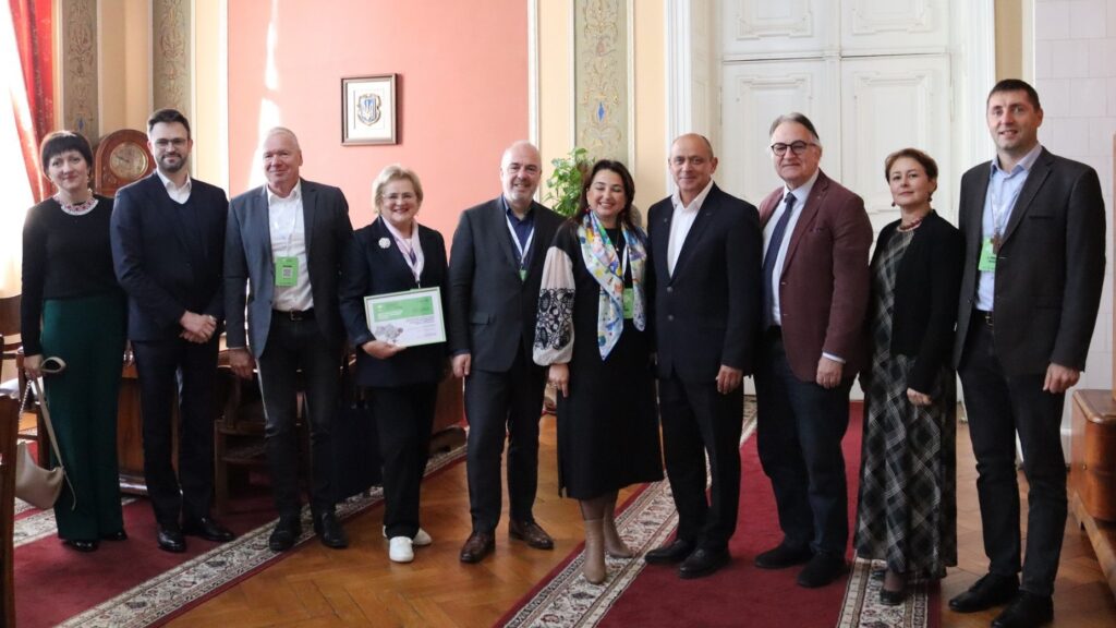 МІОК провів панельну дискусію «Українські інституції за кордоном: від самозарадності до сталого розвитку»