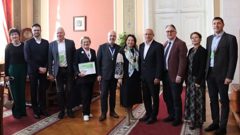 МІОК провів панельну дискусію «Українські інституції за кордоном: від самозарадності до сталого розвитку»
