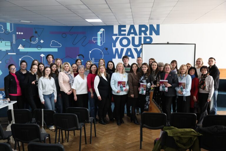 Презентація-феєрія «Образки з Лесиного життя»