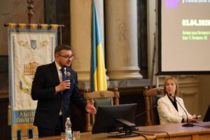 «Перемоги та поразки – чи історія вчить?»: публічна лекція Олександра Алфьорова